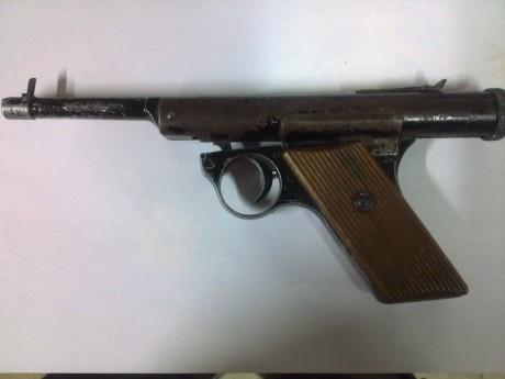 Hola , tengo esta pistolita calibre 4.5 de fabricacion alemana años 30 del siglo pasado, la compre hace 10