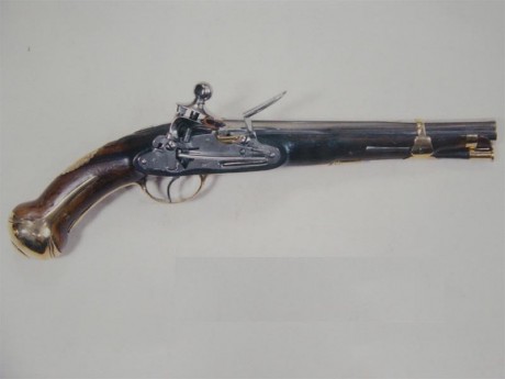 Podéis decirme alguno si las Pistola de chispa Santa Barbara calibre 58 son de anima lisa o rayada...

Gracias 92