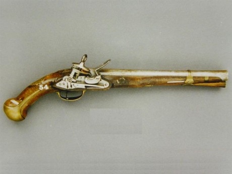 Podéis decirme alguno si las Pistola de chispa Santa Barbara calibre 58 son de anima lisa o rayada...

Gracias 91