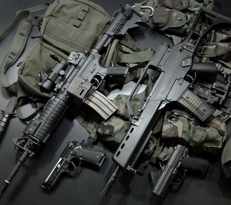 Hola, dada las situaciones de combate actuales, me gustaría saber cual de estos dos fusiles ( M-16 o M-4) 90
