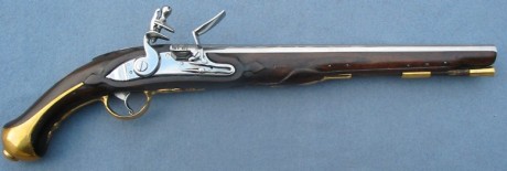 Hola amigos, 

Os pregunto sobre este tipo de armas chispa, las que pongo ni si quiera sé si pueden disparar 01