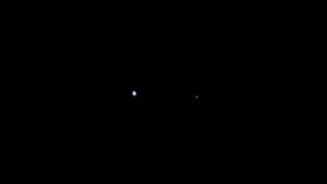  La sonda Juno, que viaja hacia Júpiter, ha tomado imágenes de nuestro mundo y su satélite desde una perspectiva 00