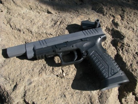 Me gustan mucho la XDM, por eso he pensado en poneros una fotos de esta nueva serie:

Specifications 	
Caliber 102