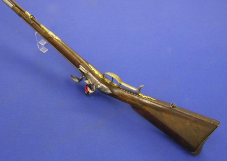 Voy a colocar unas fotos de un arma larga alemana de llave de mecha del siglo XVI. 00
