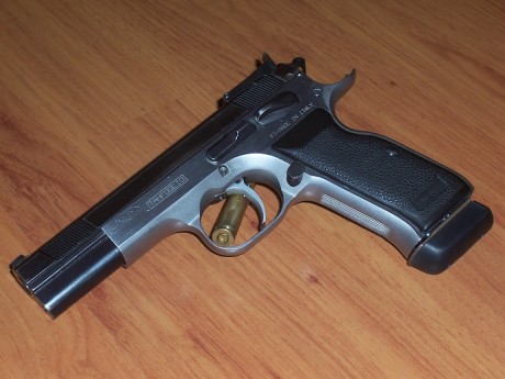 hola a todos,
quisiera comprar una pistola del 9pb de segunda mano para precision y busco vuestro consejo. 10