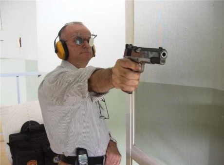 Una sugerencia, Antonio............

Que tal una lista de inscritos en este mismo post ?

Serviria para 50