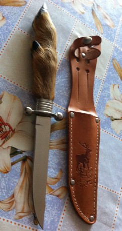 Hola amigos/as del foro, unos familiares me trajeron este cuchillo de un viaje por los países bajos, no 00