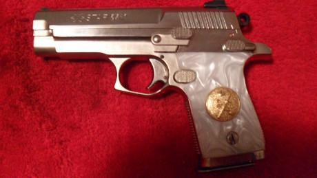 Estimados compañeros,
En " muestra tus armas españolas " he visto numerosas STAR españolas customizadas 42