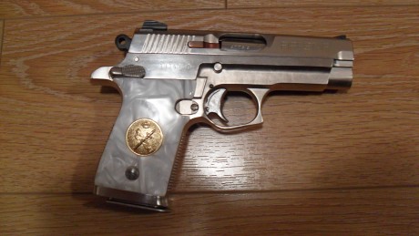 Estimados compañeros,
En " muestra tus armas españolas " he visto numerosas STAR españolas customizadas 41