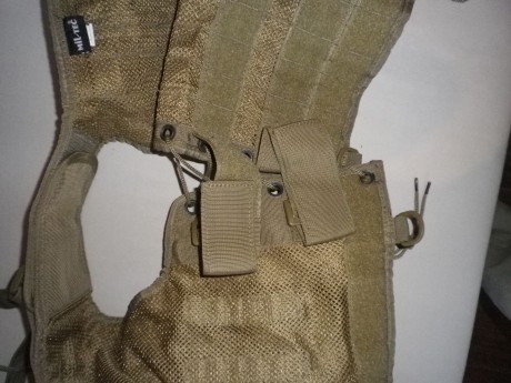 Hola.
Bueno, al grano.
Llevo tiempo dandole vueltas a la adquisicion de un sistema MOLLE, el chaleco en 51