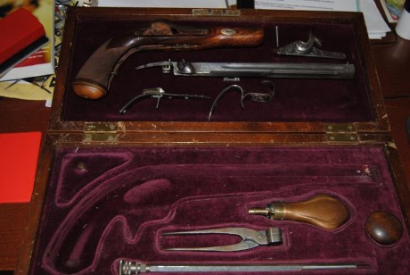 Buenos días:

Alguien conoce un fabricante de fusiles de avancarga que marca sus piezas como R.S.?

Cualquier 61