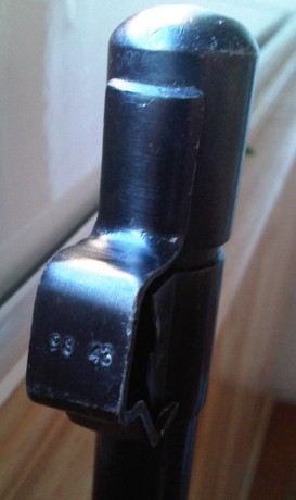 Muy buenas,

Ha caido en mis manos un Mauser Coruña en un estado excelente, sin disparar diría yo, conserva 72