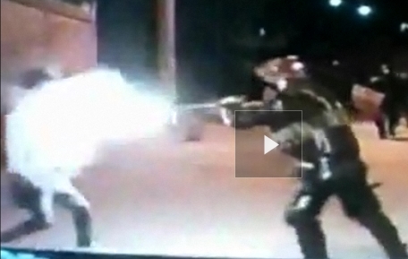 ¿que munición usa ? a esa distancia hasta el taco mata

 https://www.elrellano.com/videos_online/5359/policia-loco.html 80