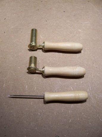  100_0521.JPG  Buenos dias a todos
En lo que llega mi arma, aquí os muestro mis achiperres  01