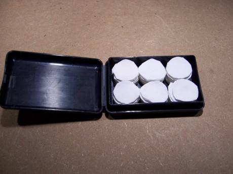  100_0521.JPG  Buenos dias a todos
En lo que llega mi arma, aquí os muestro mis achiperres  10