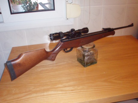 Hola,

A pesar de no ser cazador, los rifles de caza han ejercido siempre en mi una especial atracción 01