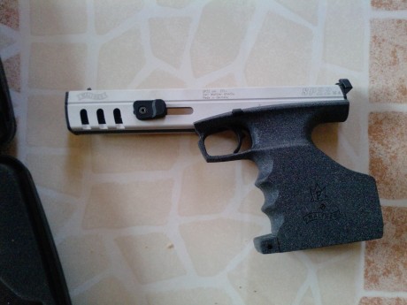 Walther sp22 M4 cacha anatómica regulable. Solo utilizada en tiradas estivales, muy buen estado, sin modificaciones, 01