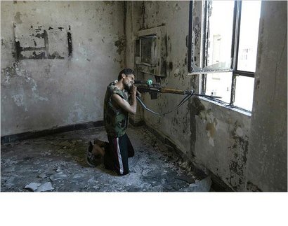 Agujeros de ratas, snipers holes, troneras o como le quieran llamar. Francotirador urbano el reto insuperable.

Un 10