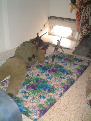 Agujeros de ratas, snipers holes, troneras o como le quieran llamar. Francotirador urbano el reto insuperable.

Un 31