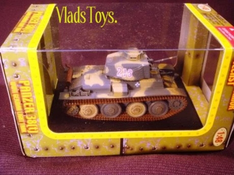 Que envidian me dan algunos...
Panzer V, solo está en venta en USA.
 http://cgi.ebay.com/ebaymotors/Replica-German-Panzer-V-Panther-Ausf-Tank-Runs-and-Drives-Perfect-/260877677975?pt=Military_Vehicles&hash=item3cbd857597#v4-45 40