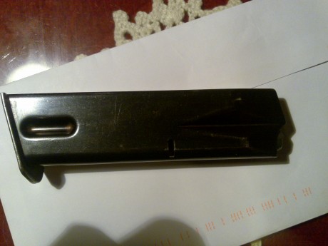 Pues buscando otras cosas ha aparecido este cargador y no recuerdo de que es, a ver si me podeis echar 02