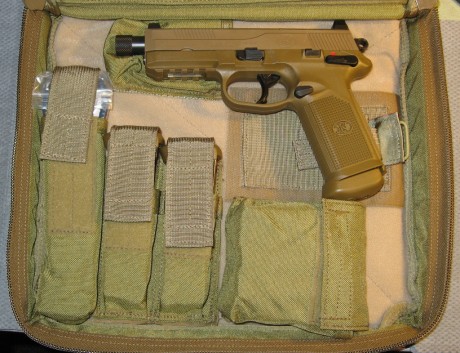 Por los mentideros de USA se comenta que el uso de la Beretta M-9 ha tenido sus ultimos dias.
Alguien 80