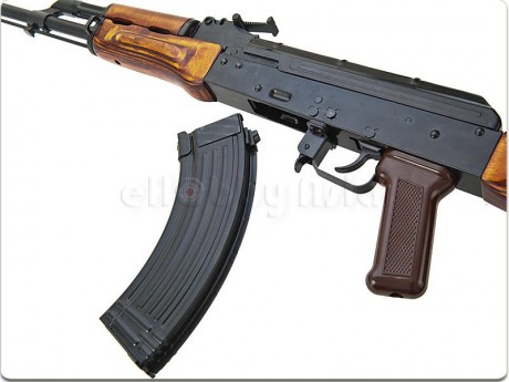 hechando un vistazo por la web en busca de informacion del ak 47 de co2 cybergun calibre 4,5 bb, me tope 00