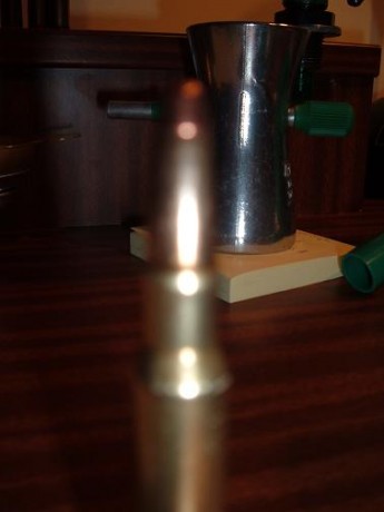 Hola, por fin hoy me he decidido a recargar mis primeros cartuchos y me he quedado solo en uno :( .
Y 00