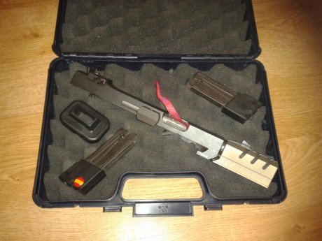 Vendo por no usar carro del 32 para walther gsp expert. Con funda original, 2 cargadores, kit herramienta 00