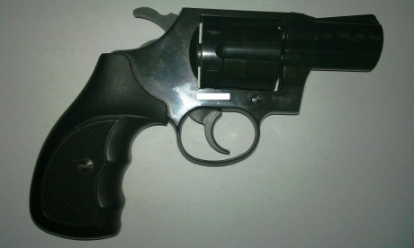 Ahì van unas fotos de un revolver .380 ME GUM que he encontrado en la web,por primera vez por dentro,fijaos 00