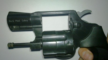 Ahì van unas fotos de un revolver .380 ME GUM que he encontrado en la web,por primera vez por dentro,fijaos 21