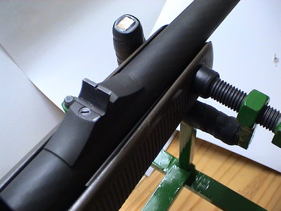 Hola a todos.Pues el asunto es que quiero desmontar el punto de mira y el alza de mi mannlicher ssg 69,pero 01