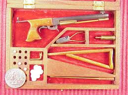 Amigos de las armas, estoy iniciándome en este mundo de la avancarga y después de mirar y preguntar mucho, 101