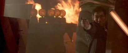 Compañeros,

En vista de las ganas de algunos (Elcafe, Wilcow, Vrakk, etc) por adivinar armas de películas 120