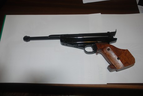 Soy practicante de casi todas las modalidades de tiro que se hacen en mi club, entre ellas la de pistola 40