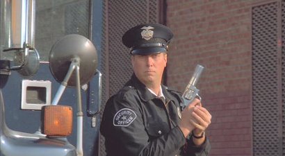 Compañeros,

En vista de las ganas de algunos (Elcafe, Wilcow, Vrakk, etc) por adivinar armas de películas 20