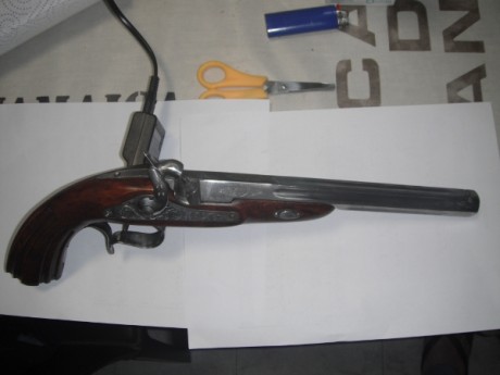 Muy buenas.

Acabo de comprarle a un compañero esta arma que anunciaba en el foro de compraventa.



Es 00