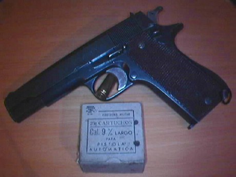 Hola.
Han llegado a mis manos varias cajas de 9 largo Santa Bárbara de Toledo de los años 76 y 77 en buen 50