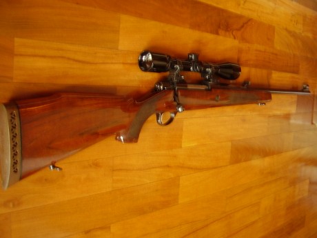 Hola a todos:
Vendo este rifle Sako modelo L61R Finnbear Magnum Made in Finland cal. 7mm Rem Mag, modelo 01
