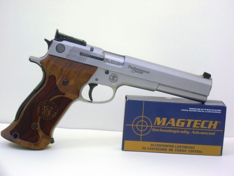 Tengo pensado comprar una 9mm para precisión y dudo entre la sw 952 y la sig sauer x five. Me inclino 30