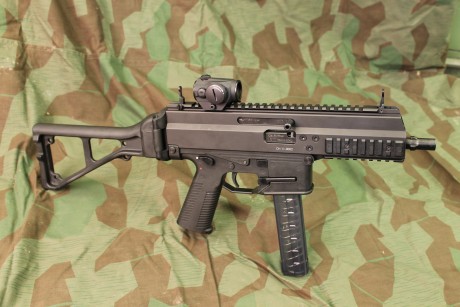 Nueva en el barrio:
https://www.bt-ag.ch/en/manufacturing/firearms/apc_carbine.php?navid=16

Mas imágenes:
https://www.flickr.com/photos/stbesancon/6280832767/in/photostream/ 00