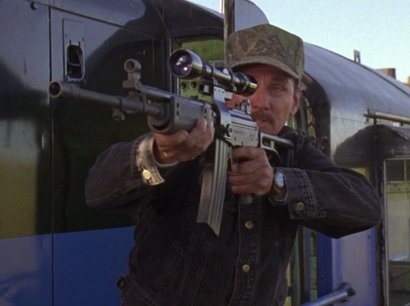 Compañeros,

En vista de las ganas de algunos (Elcafe, Wilcow, Vrakk, etc) por adivinar armas de películas 110