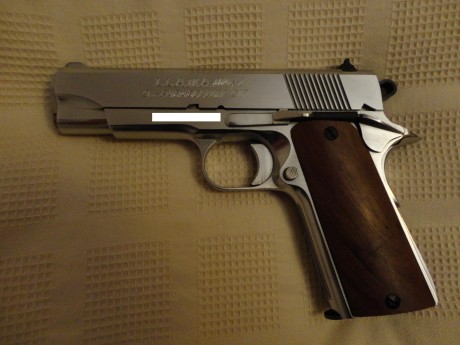 Recientemente he adquirido un arma cromada de segundamano y observo en ella unas zonas donde el brillo 21
