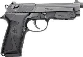 Hola  a todos ,tengo curiosidad de por qué esta pistola, que se supone que es evolución ,mejorada de la 00