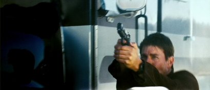 Compañeros,

En vista de las ganas de algunos (Elcafe, Wilcow, Vrakk, etc) por adivinar armas de películas 90