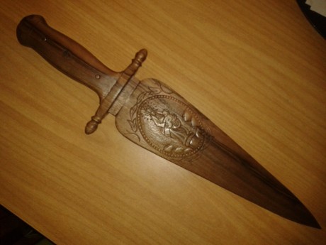 Se me ha roto la empuñadura de goma de este muela. He visto que se sigue fabricando esta empuñadura pero 51
