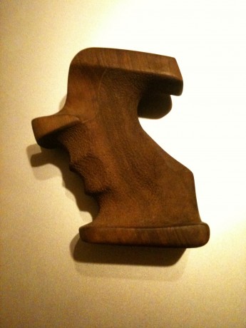 Vendo empuñadura, nueva, para Walther GSP de zurdo en talla M.

El precio 60 €. 00
