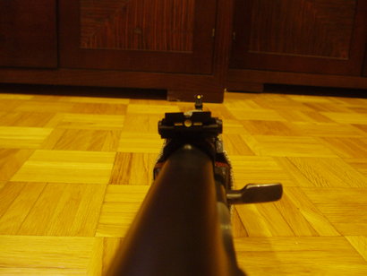 Vendo elemento de punteria fluorescente (brilla con la oscuridad) para armas tipo AK. Muy útil para tiro 01