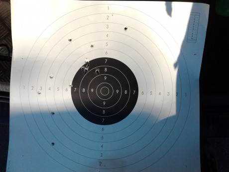 Por fin he podido estrenar el Rem.  :band:  
No esta mal, en mis manos es tan preciso como una 9 mm, se 71