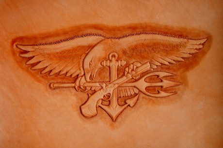 ¿Qué escopeta es la que aparece en el escudo de este batallón? Es americano, pero no es de los Marines. 01